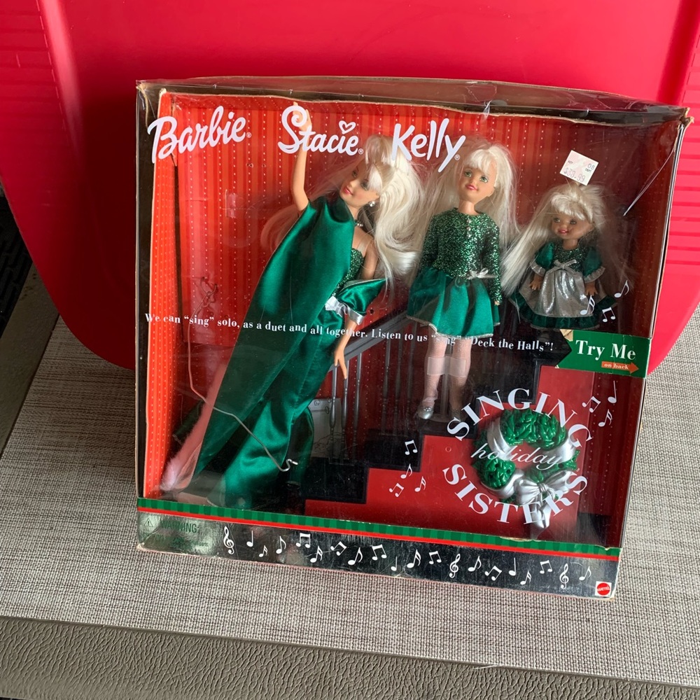 Barbie, Stacy and Kelly singing Holiday set